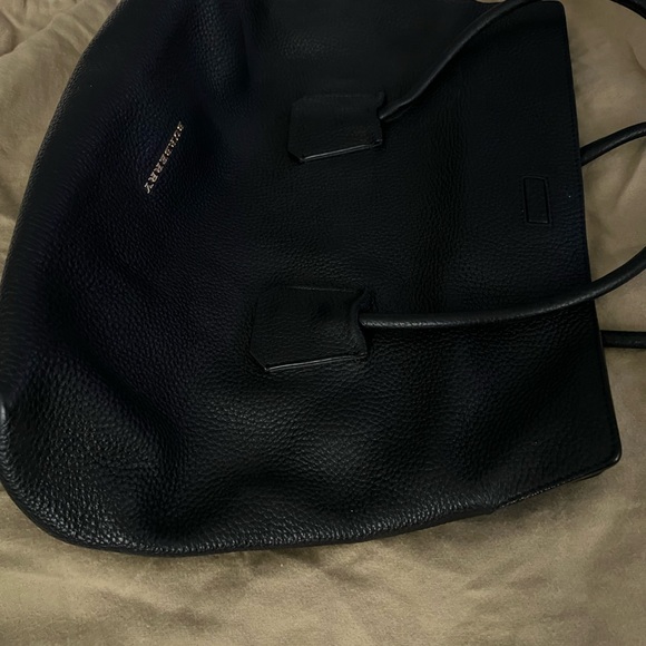 BURBERRY London Grainy Calfskin Medium Baynard Tote Black - Picture 12 of 13